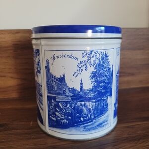 Vintage delft blue Amsterdam Dutch souvenir tin
